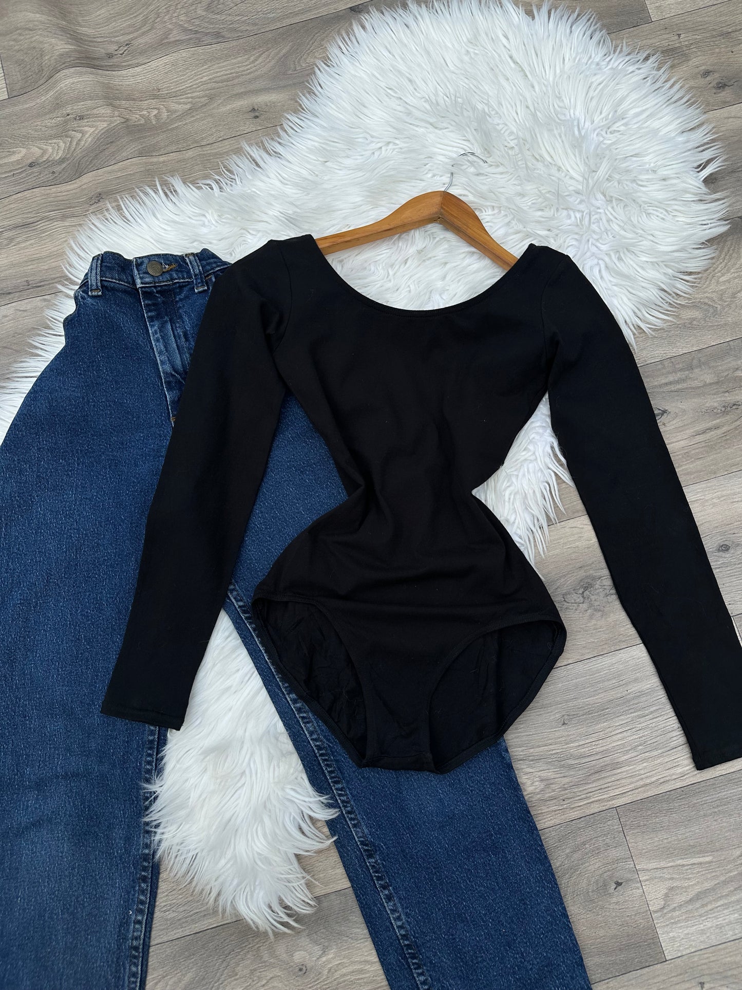 Beautiful bodysuit (no snap buttons)